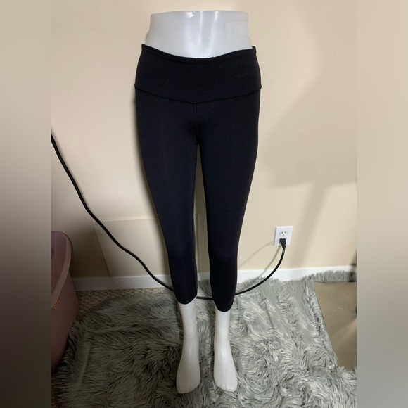 lululemon athletica Pants - Lululemon size 4 capris